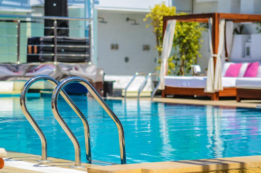 Sun City Hotel - The Gabriel Káhira Exteriér fotografie The pool at the hotel