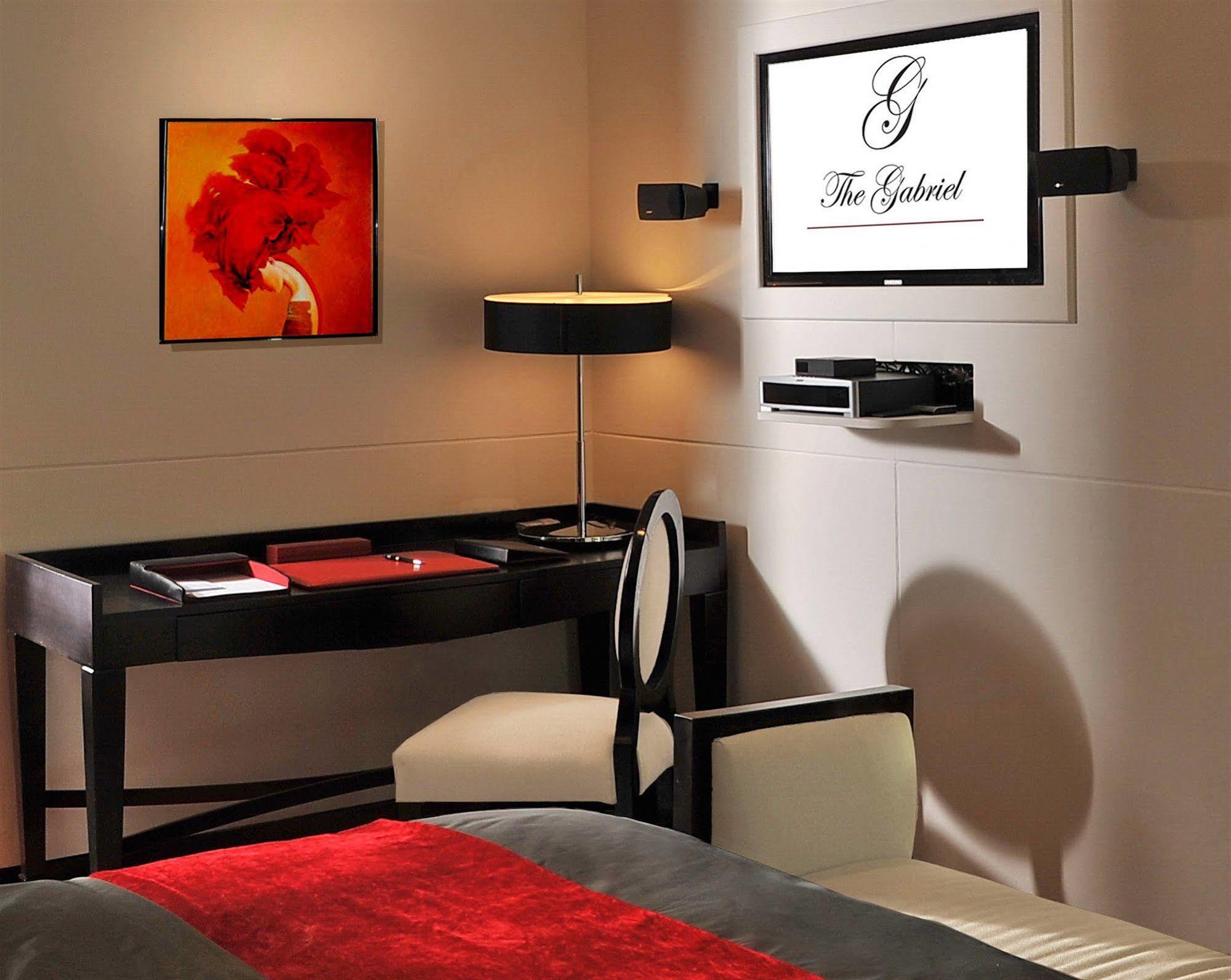 Sun City Hotel - The Gabriel Káhira Exteriér fotografie A room at The Gabriel